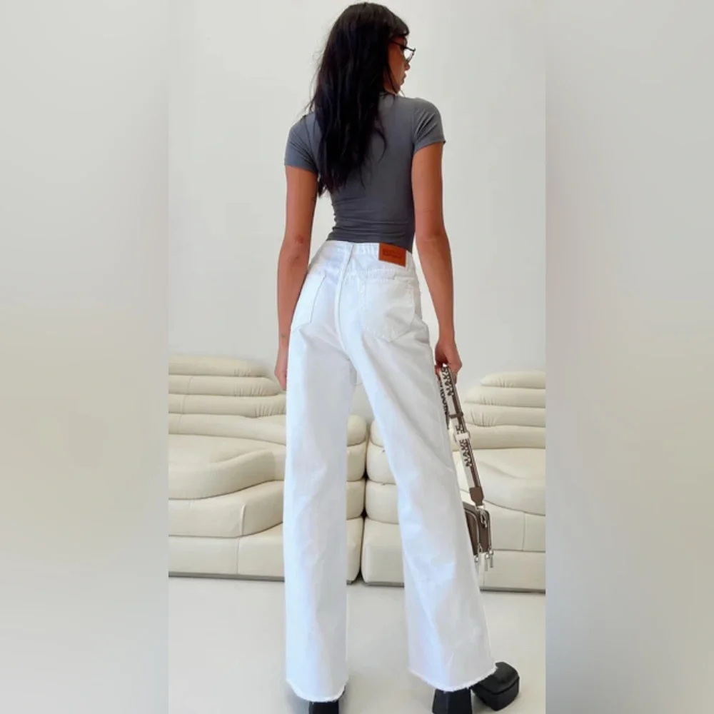 Princess Polly Carey Denim High Waist White Jeans | New without Tags - Picture 4 of 13